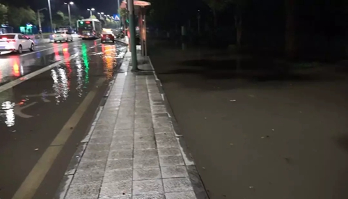 湖北荊州市排污囗&ldquo;一堵了之&rdquo; 造成生活污水倒灌街面 群眾反映強(qiáng)烈